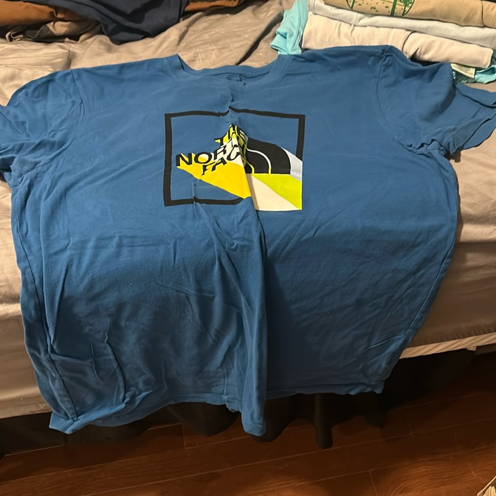 The Northface T-shirt